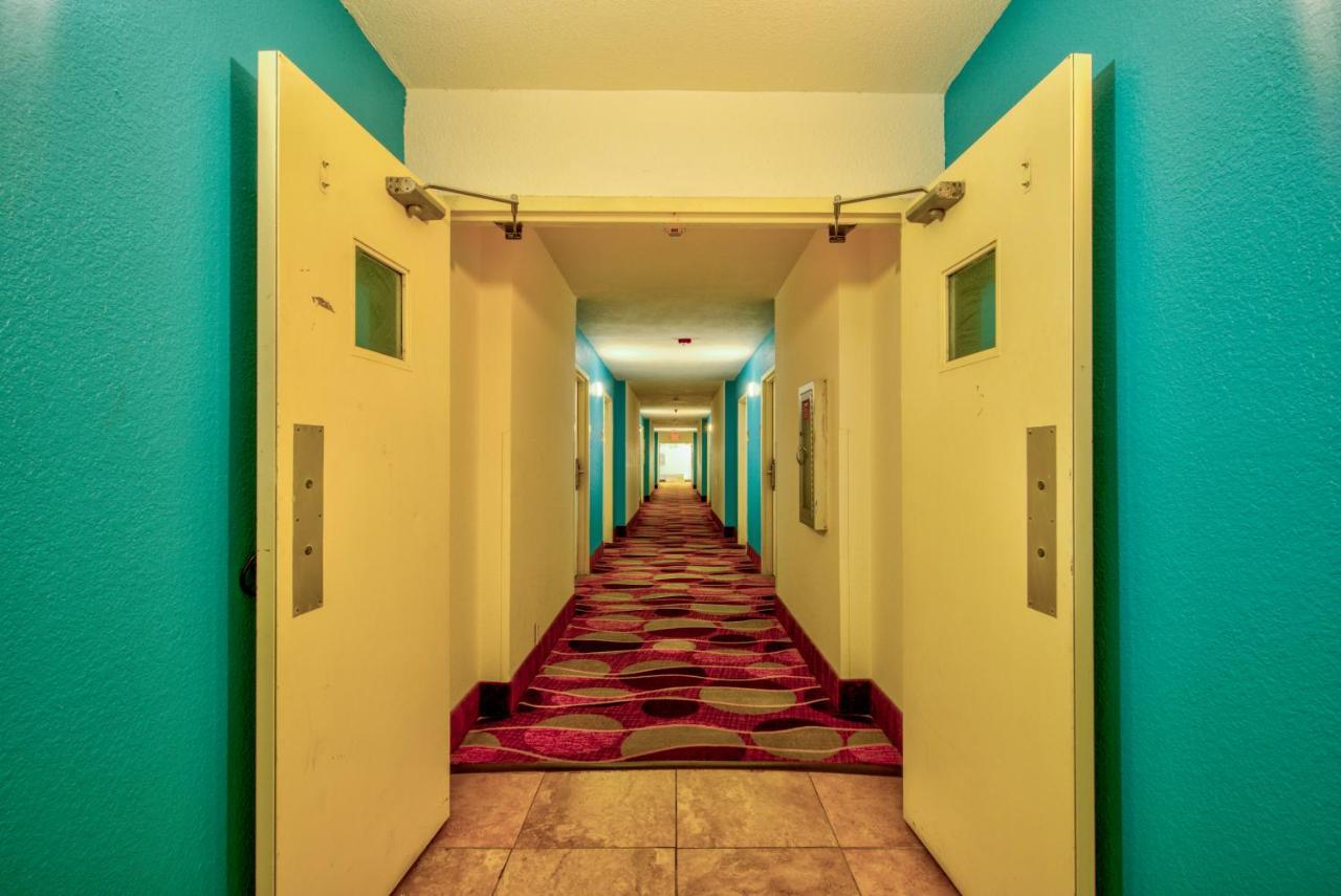 Clearwater Hotel Extérieur photo