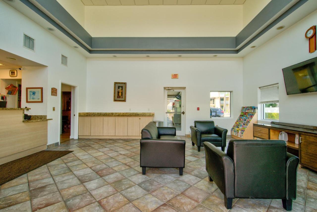 Clearwater Hotel Extérieur photo