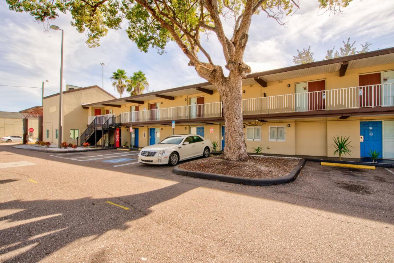 Clearwater Hotel Extérieur photo