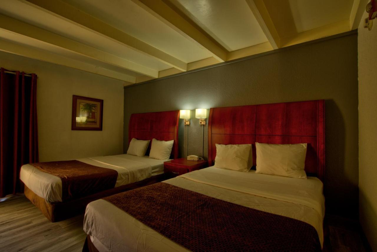 Clearwater Hotel Extérieur photo