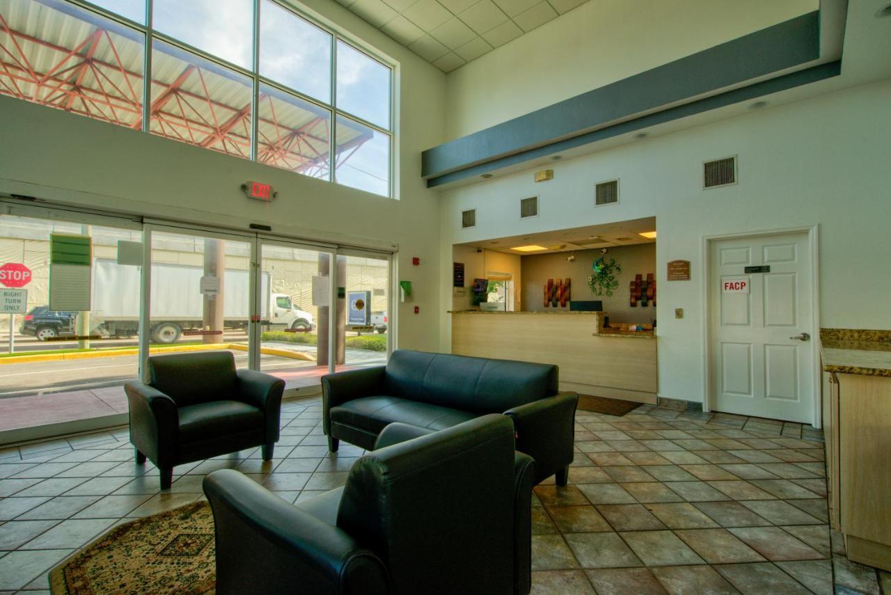 Clearwater Hotel Extérieur photo
