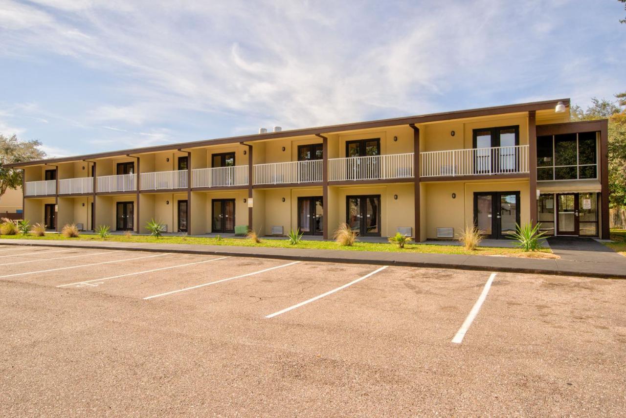 Clearwater Hotel Extérieur photo