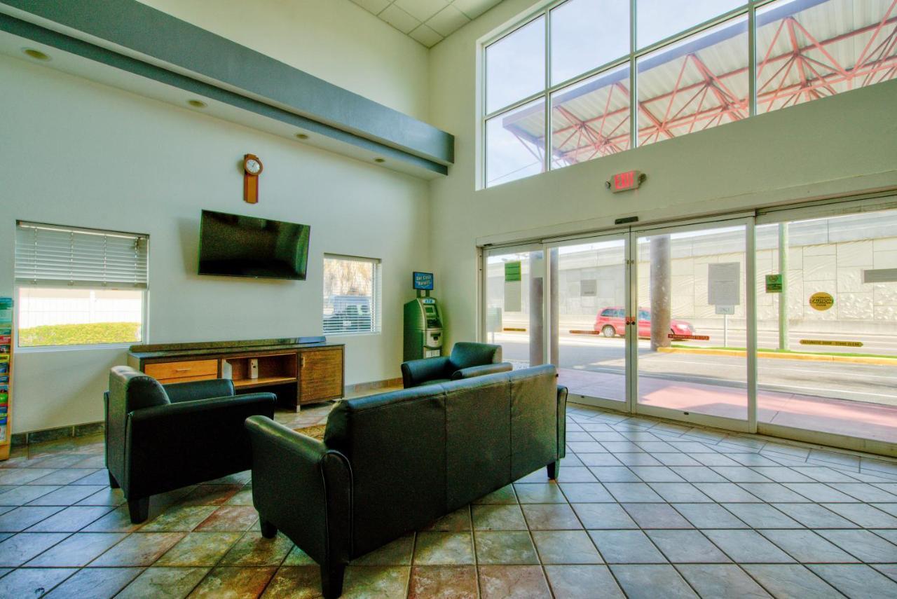 Clearwater Hotel Extérieur photo