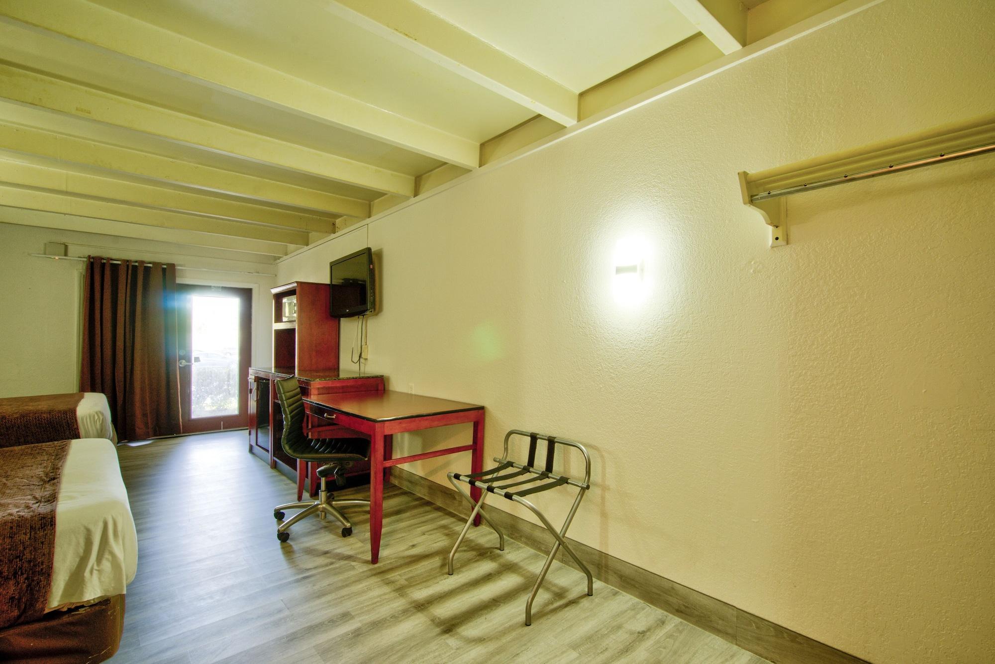 Clearwater Hotel Extérieur photo