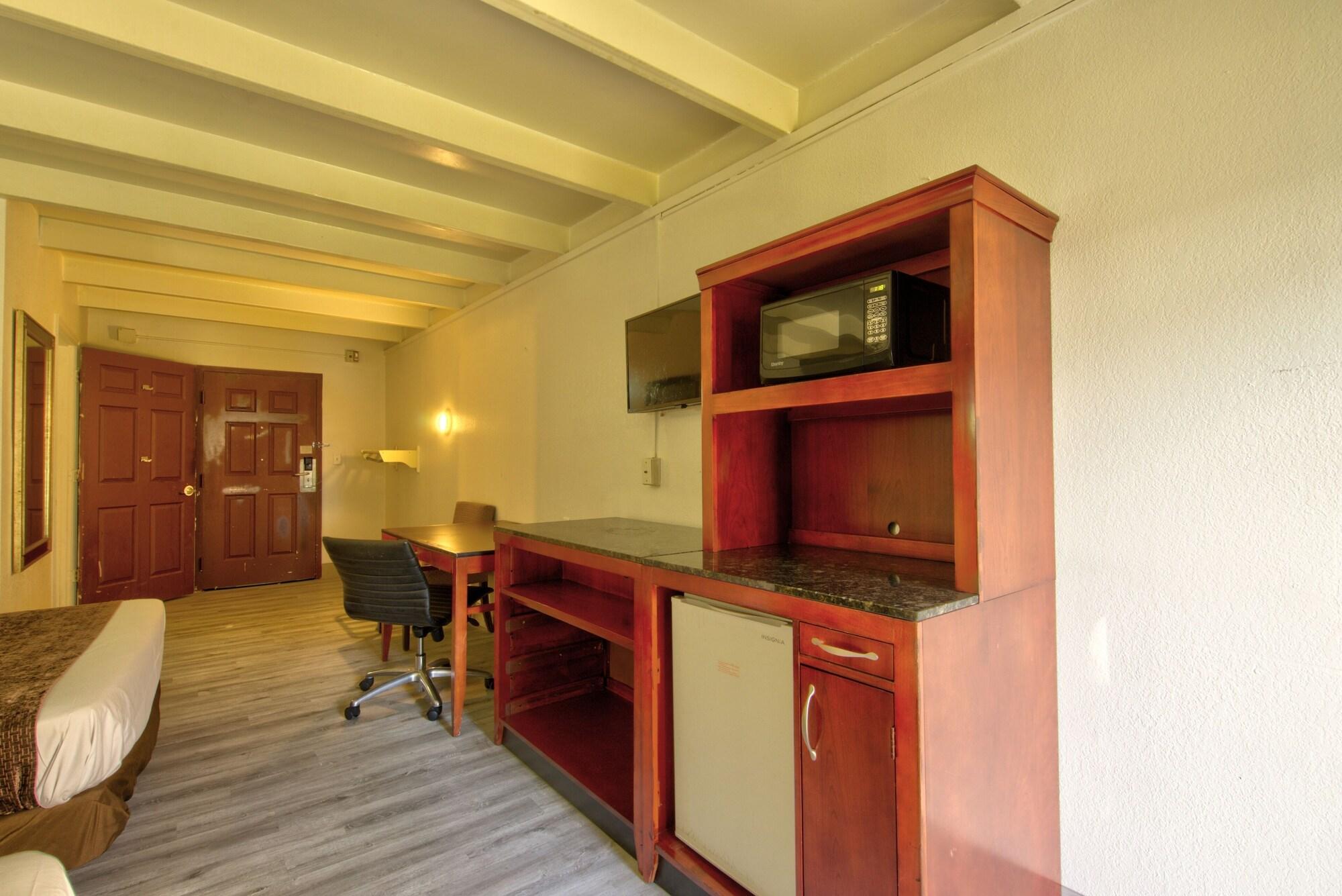 Clearwater Hotel Extérieur photo